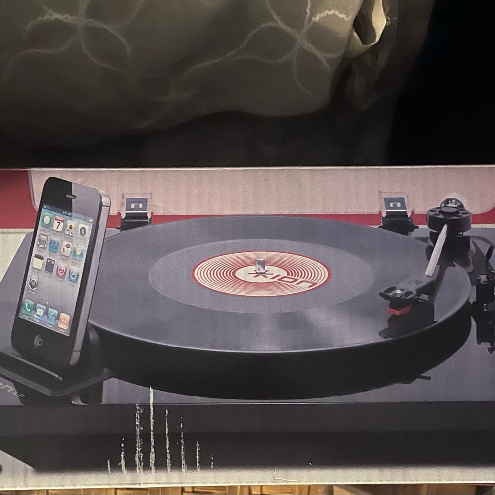Recorder for vinyls to your I phone or iPad a must have !!